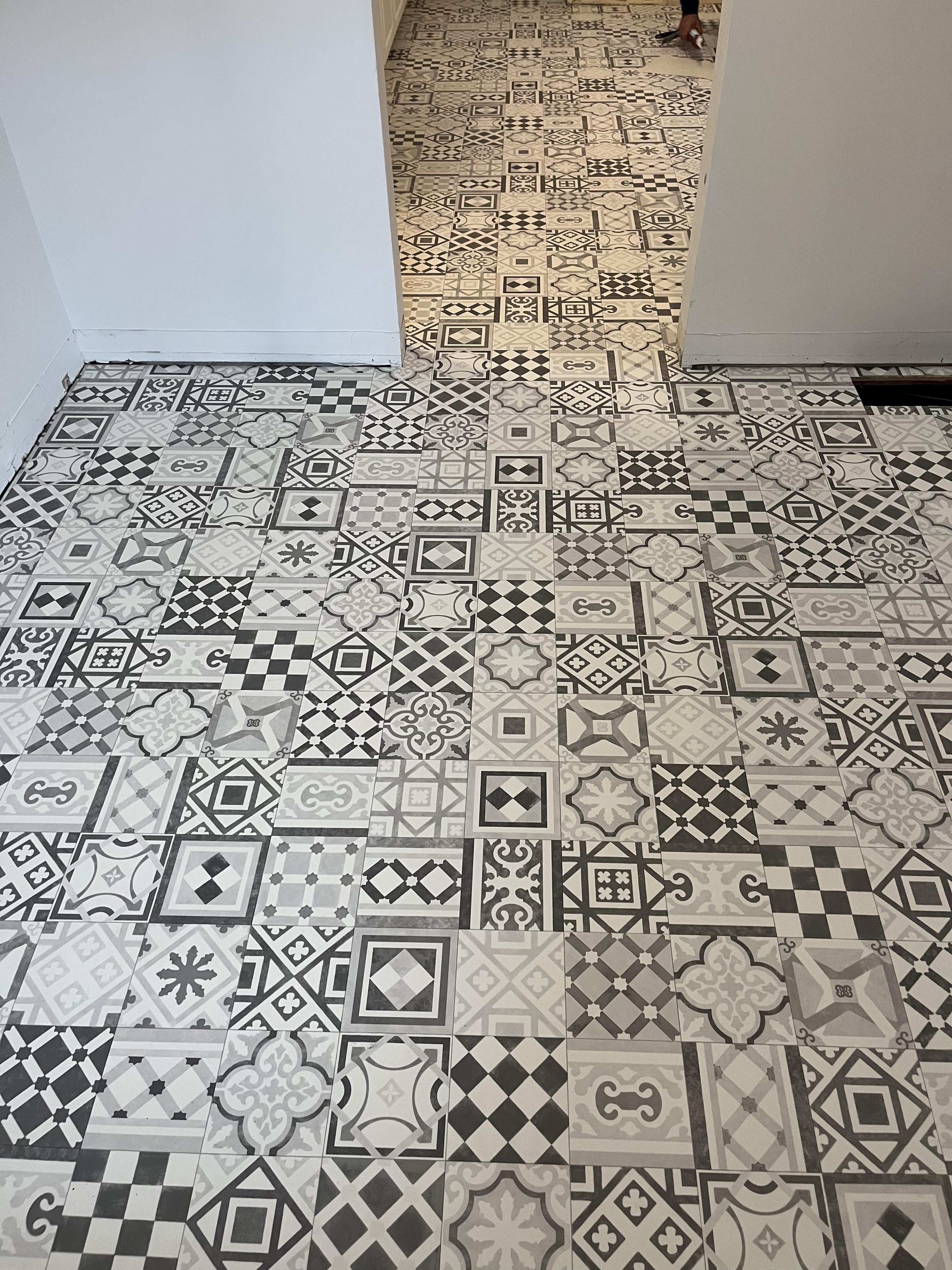 Sheet vinyl floor